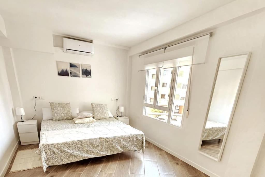 Apartamento Con Playa Del Arenal A Los Pies Platja de Larenal Buitenkant foto